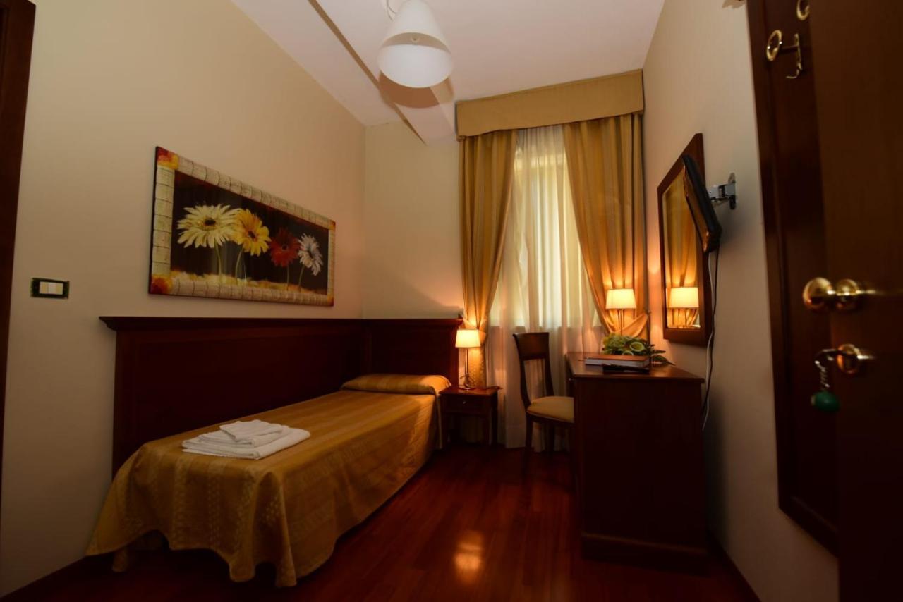 Albergo La Locanda Degli Apolidi อาตาเนลูกานา ภายนอก รูปภาพ