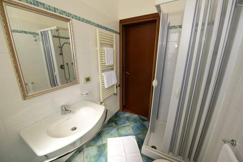 Albergo La Locanda Degli Apolidi อาตาเนลูกานา ภายนอก รูปภาพ