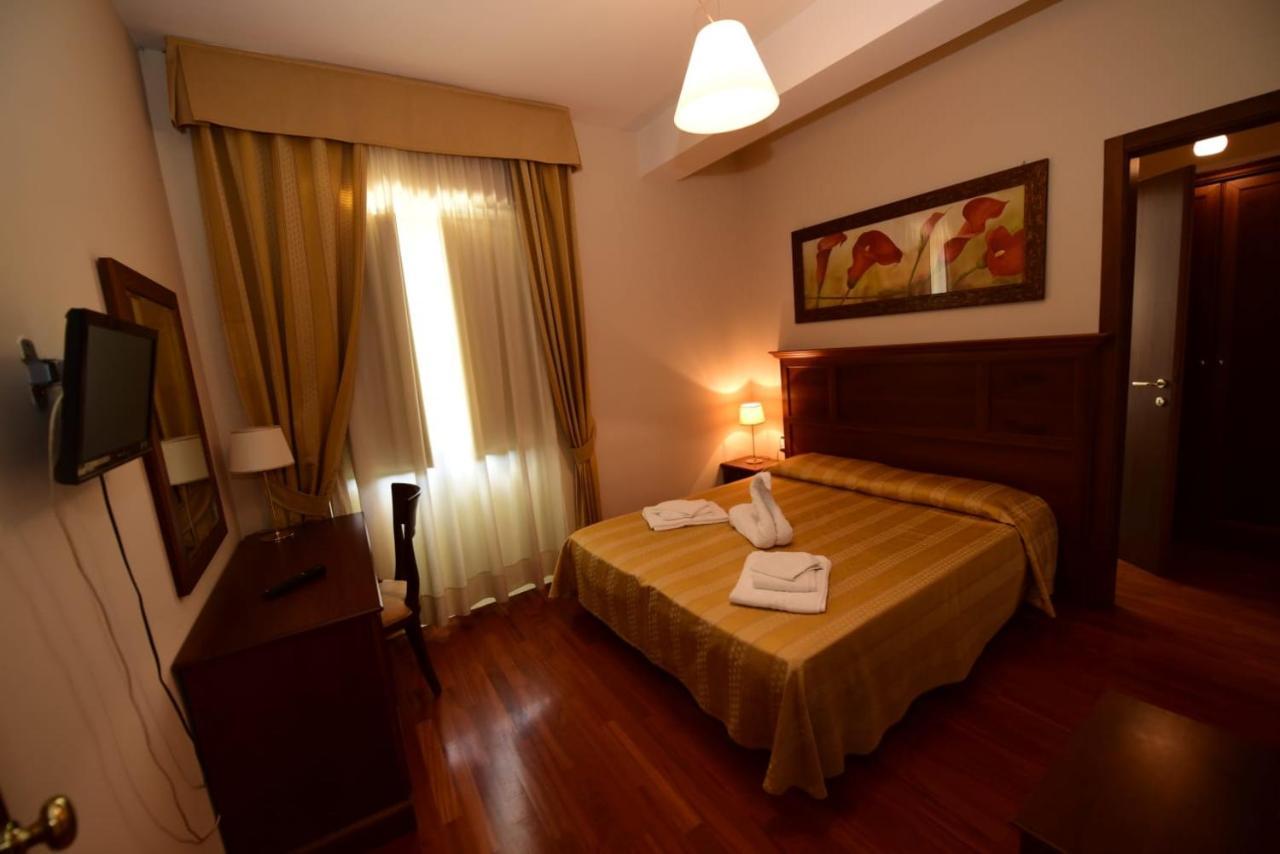 Albergo La Locanda Degli Apolidi อาตาเนลูกานา ภายนอก รูปภาพ