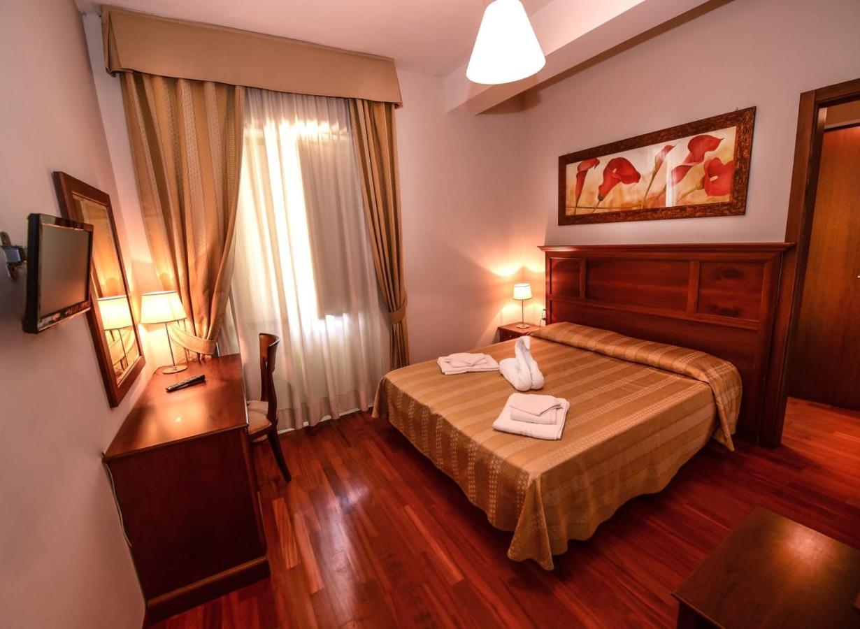 Albergo La Locanda Degli Apolidi อาตาเนลูกานา ภายนอก รูปภาพ